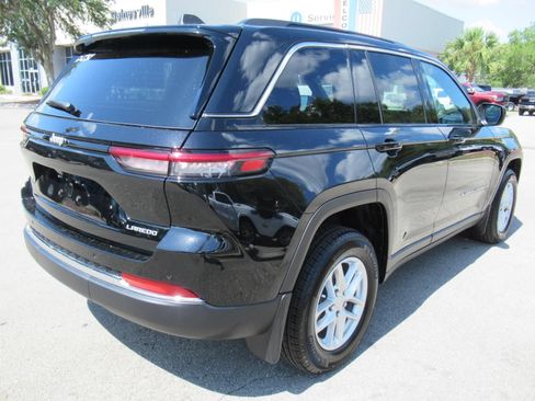 New 2026 Jeep Grand Cherokee Laredo w/ MOPAR Finishing Package RWD image 7