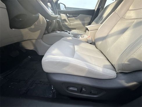 Certified 2022 Nissan Rogue Sport SL w/ Premium Package image 12