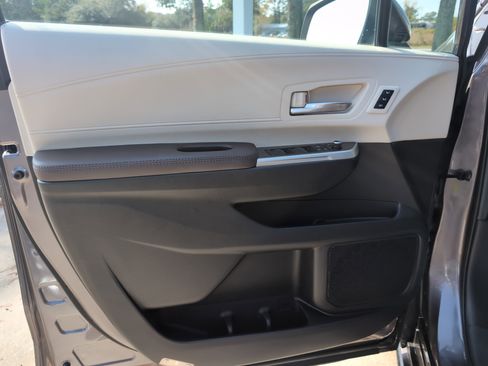 Certified 2023 Toyota Sienna Platinum image 14