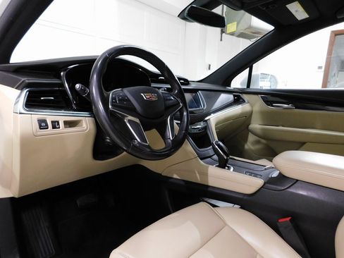 Used 2018 Cadillac XT5 AWD image 33