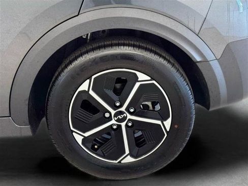 Used 2023 Kia Niro EX FWD image 35