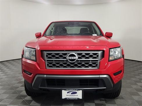 Used 2024 Nissan Frontier SV image 7