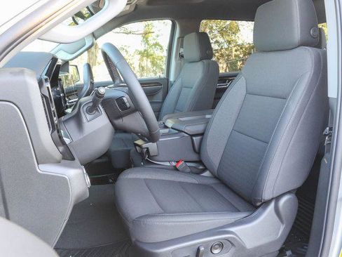 New 2026 GMC Sierra 1500 SLE image 15