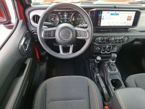 Used 2025 Jeep Wrangler Unlimited Sahara w/ Safety Group AWD/4WD image 11