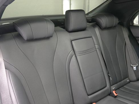 Used 2017 Mercedes-Benz S 550 Sedan w/ Sport Package w/ Sport Package image 41