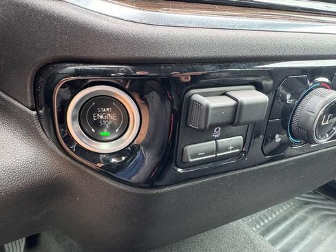 Used 2025 Chevrolet Silverado 1500 LT AWD/4WD image 23
