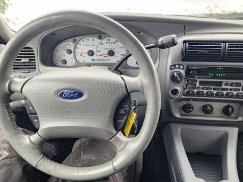 Used 2003 Ford Explorer Sport Trac XLS image 18