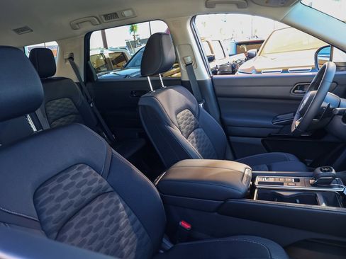 New 2025 Nissan Pathfinder SV image 21