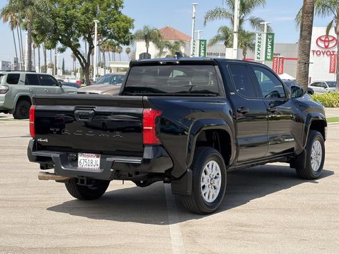 Certified 2025 Toyota Tacoma SR5 AWD/4WD image 8