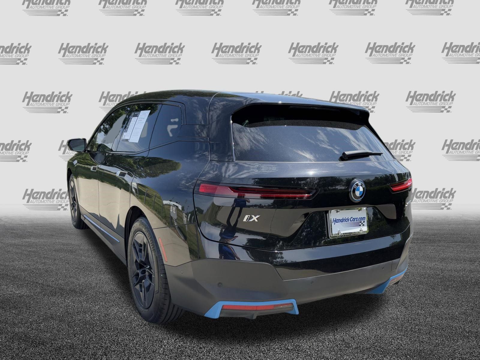 Certified 2023 BMW iX xDrive50 w/ Premium Package AWD/4WD image 8