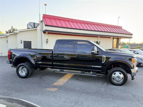Used 2017 Ford F350 Lariat w/ Lariat Ultimate Package AWD/4WD image 4