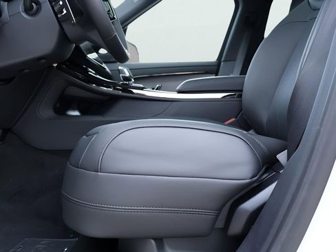 New 2025 Land Rover Range Rover Sport Dynamic SE AWD/4WD image 33