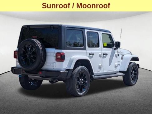 Used 2023 Jeep Wrangler Unlimited Sahara w/ Cold Weather Group AWD/4WD image 5