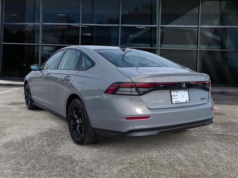 Used 2025 Honda Accord SE image 4