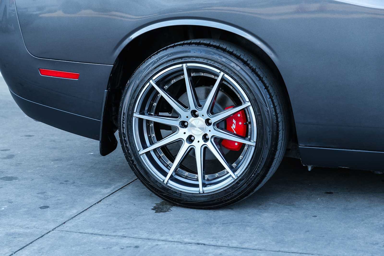 Used 2016 Dodge Challenger R/T w/ Driver Convenience Group RWD image 11