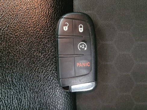 Used 2020 Jeep Compass Latitude w/ Popular Equipment Group FWD image 32
