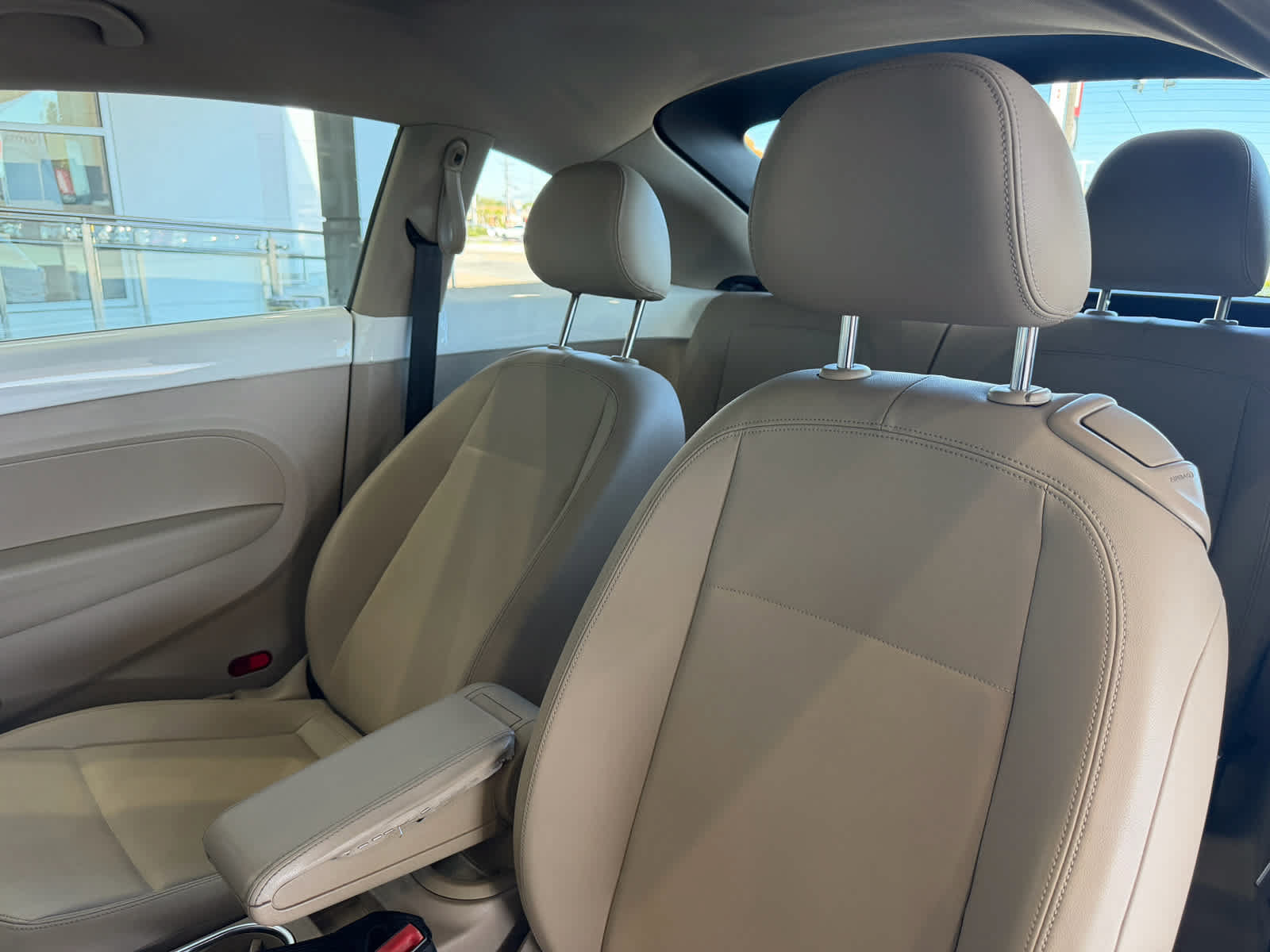 Used 2013 Volkswagen Beetle TDI FWD image 18