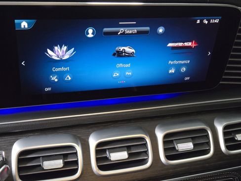 Used 2025 Mercedes-Benz GLE 53 AMG 4MATIC Coupe image 30