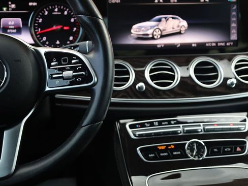 Used 2019 Mercedes-Benz E 300 image 33