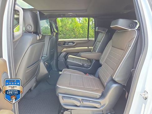 New 2026 GMC Yukon XL Denali Ultimate AWD/4WD image 9