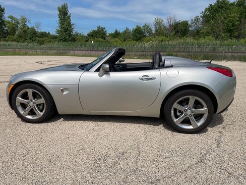 Used 2007 Pontiac Solstice GXP w/ Premium Package RWD image 18