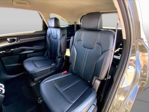 Used 2025 Kia Sorento EX FWD image 21