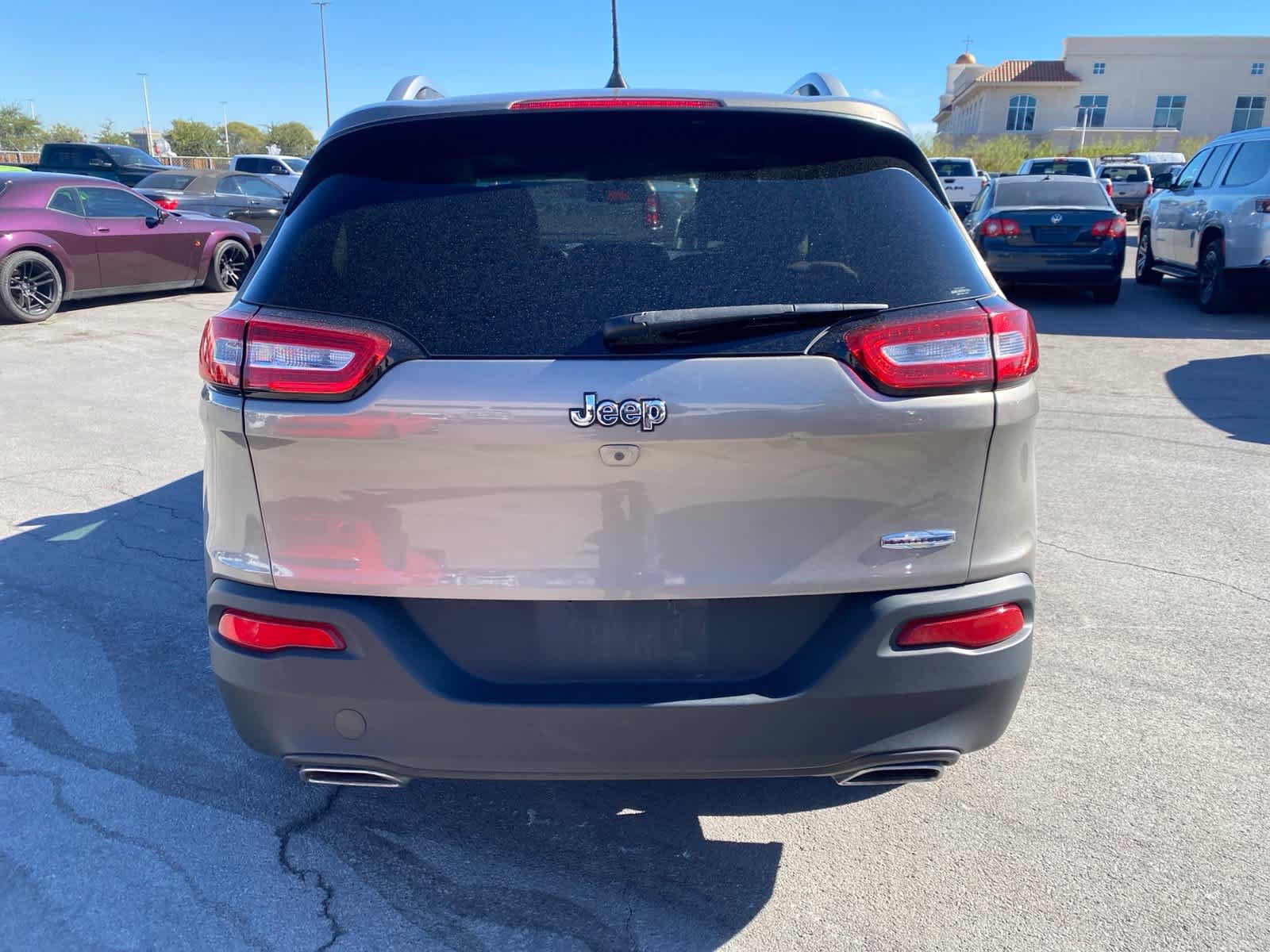 Used 2016 Jeep Cherokee Latitude w/ Comfort/Convenience Group FWD image 7