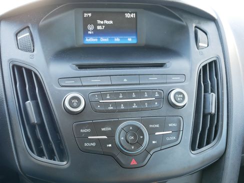 Used 2015 Ford Focus SE w/ SE Cold Weather Package image 22