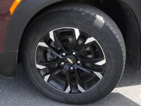 Used 2022 Chevrolet TrailBlazer LT w/ LPO, Blackout Package AWD/4WD image 18