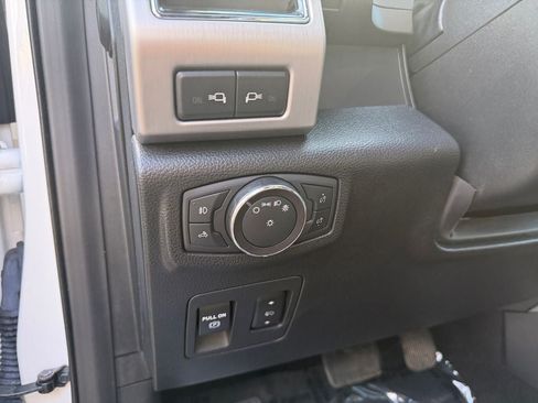 Used 2019 Ford F150 Platinum w/ Equipment Group 701A Luxury AWD/4WD image 19