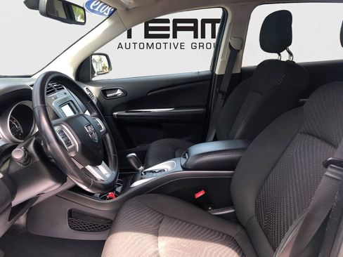Used 2019 Dodge Journey SE w/ Connectivity Group FWD image 22