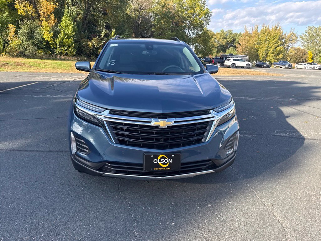Used 2024 Chevrolet Equinox LT FWD image 2