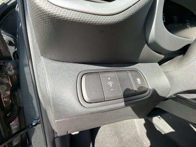 Used 2025 Hyundai Venue SEL FWD image 26