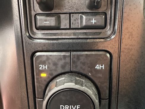 Used 2025 Ford F350 King Ranch w/ FX4 Off-Road Package AWD/4WD image 22
