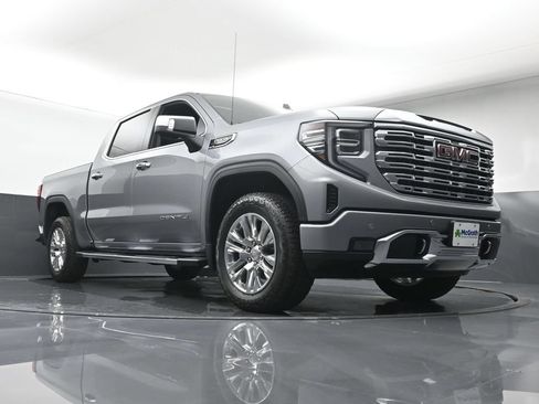 Used 2025 GMC Sierra 1500 Denali w/ Technology Package AWD/4WD image 29