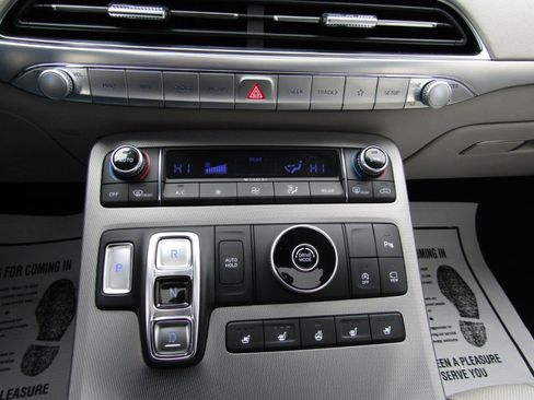 Used 2022 Hyundai Palisade Calligraphy w/ Cargo Package image 13