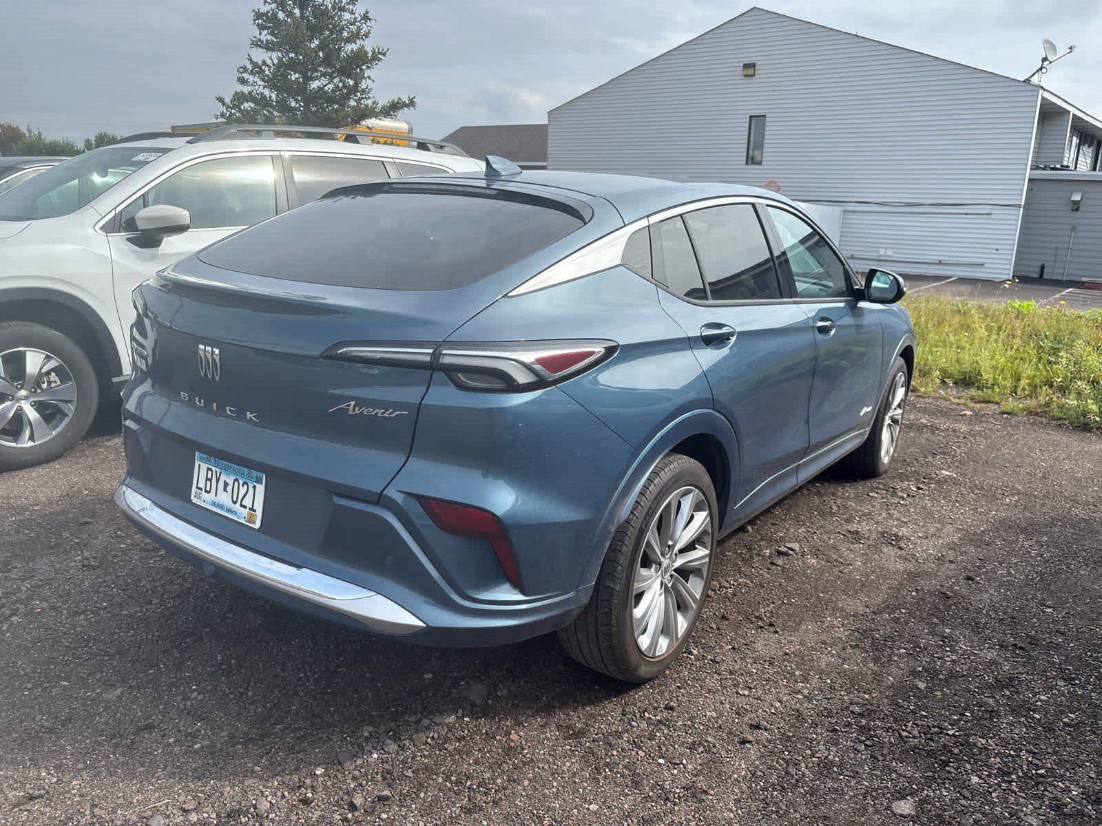 Used 2024 Buick Envista Avenir FWD image 2