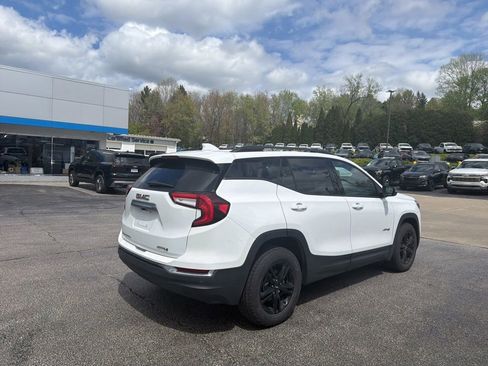 Used 2023 GMC Terrain AT4 AWD/4WD image 3