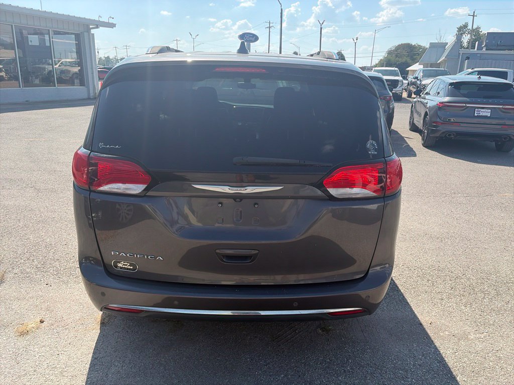 Used 2018 Chrysler Pacifica Touring-L FWD image 5