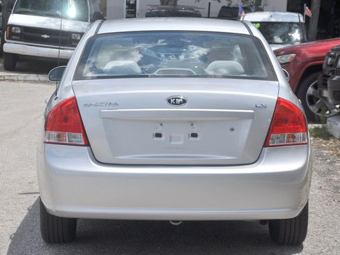 Used 2009 Kia Spectra LX FWD image 7