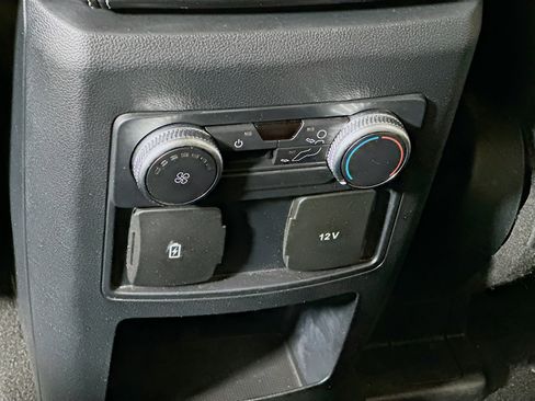 Used 2020 Ford Explorer XLT w/ Equipment Group 202A image 26