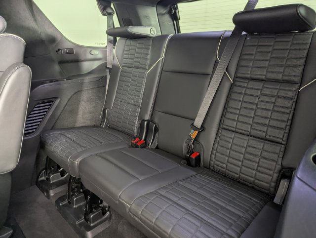 Used 2023 Cadillac Escalade Sport Platinum w/ Heavy-Duty Trailer Package AWD/4WD image 19