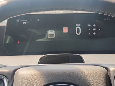 Certified 2025 Ford Expedition Active AWD/4WD image 13