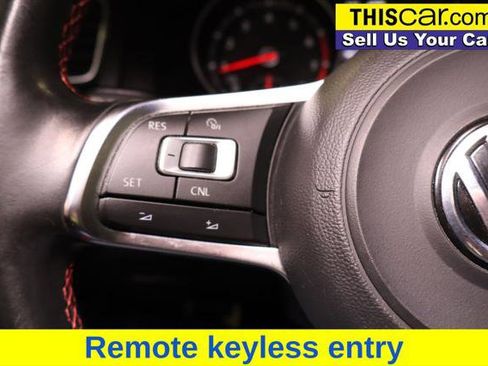 Used 2015 Volkswagen GTI SE image 11