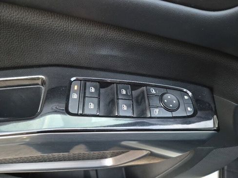 Used 2022 Nissan Pathfinder SL image 18