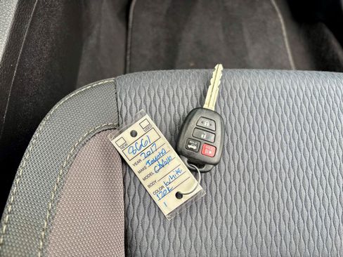 Used 2017 Toyota Corolla LE FWD image 20