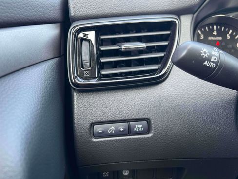 Used 2021 Nissan Rogue Sport S image 17