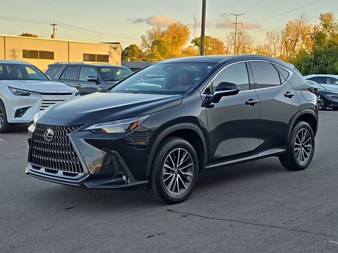 Used 2024 Lexus NX 300h AWD w/ Luxury Package image 3