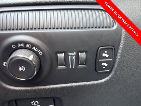 Used 2024 Jeep Wagoneer 4WD image 22