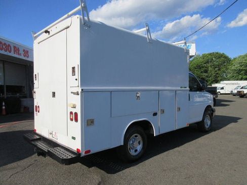 Used 2012 Chevrolet Express 3500 RWD image 3